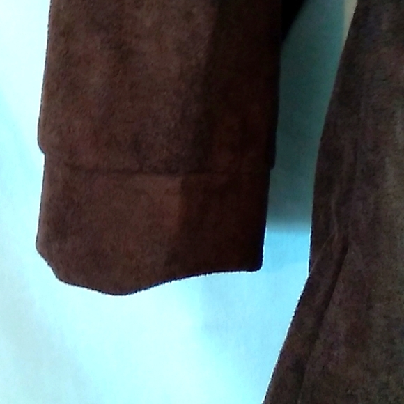 Women's 2X (I think) high neck pullover top in brown with black lace - Picture 3 of 4